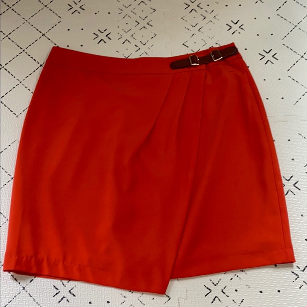 MID THIGH ORANGE SKIRT